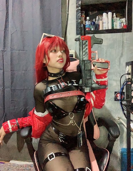 トランスティーンオンリーファンズ セクシー 写真