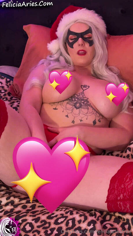 金髪巨乳オンリーファンズ 美しいヌード 画像