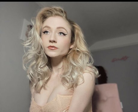 Janet Devlin スター 裸 写真