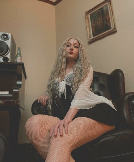 Janet Devlin エロティックなスター 画像