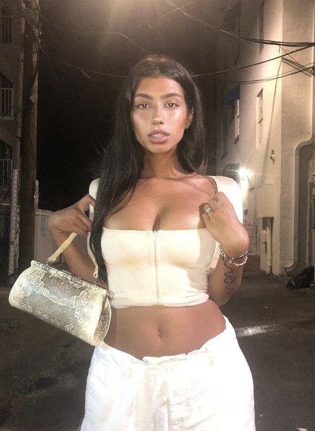 Merk Twain ポルノモデル 写真