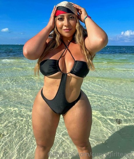 curvygirlteam トップモデル 写真
