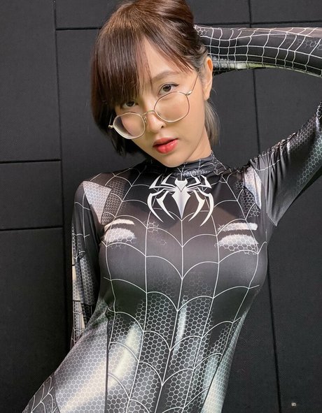 アジアンアマチュアオンリーファンズ アダルト 写真