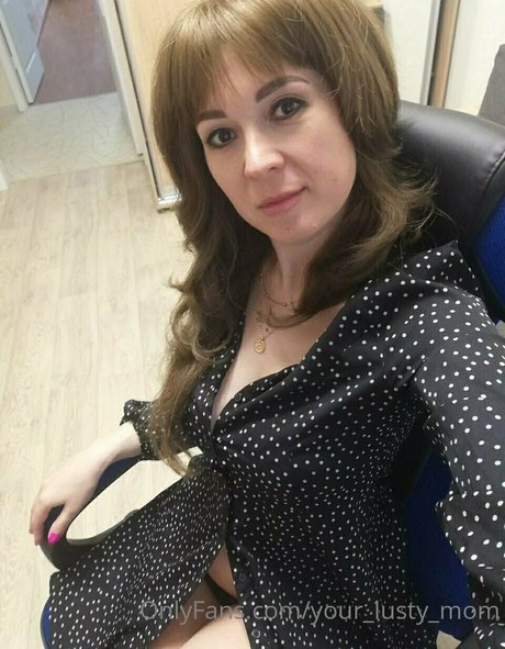 金髪巨乳オンリーファンズ 美しいヌード 写真