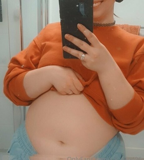 茶色の目のキティオンリーファンズ ポルノグラフィック 写真