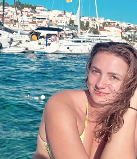 Rosie Bentham ホットなポルノスター 画像