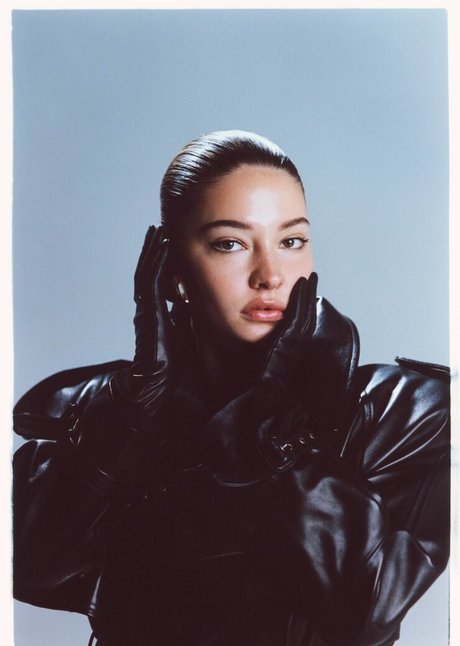 Madelyn Cline 素敵なスター 写真