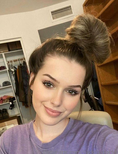 ジムレギンス オンリーファンズ セクシーヌード 写真