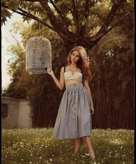 Zahia Dehar ヌードモデル 画像