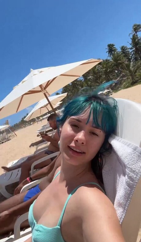 Julia K Barni ヌードモデル 写真