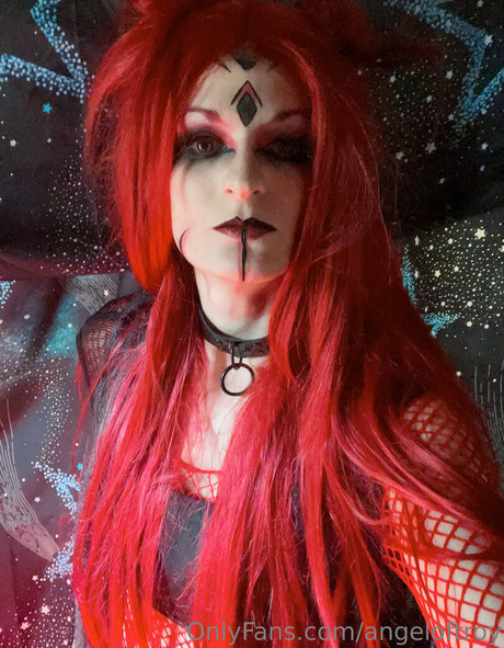 痩せた美女オンリーファンズ 美しいヌード 写真