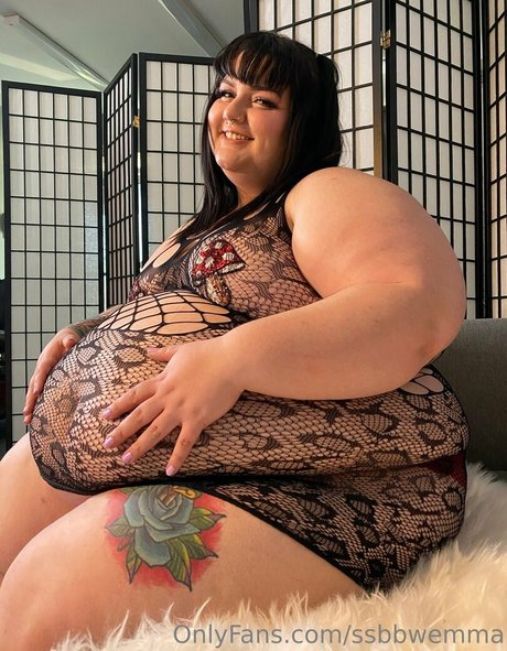 成熟した異人種間オンリーファンズ セクシーヌード 写真