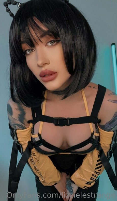 Lizzie Le Strange 美しいモデル ギャラリー