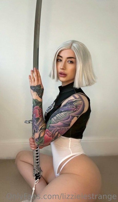 Lizzie Le Strange ホットなモデル 画像