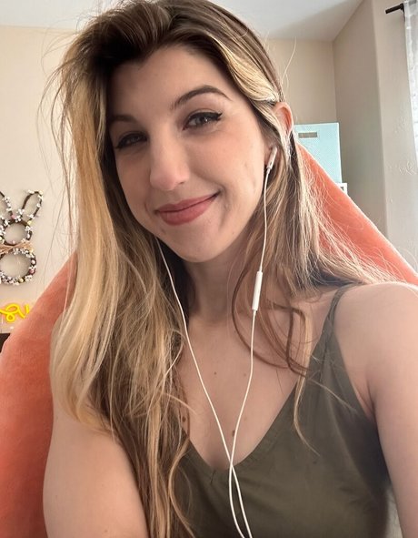 FrivolousFox ASMR 独占女優 写真