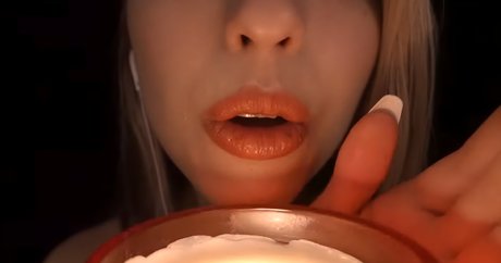 FrivolousFox ASMR ポルノスター ギャラリー