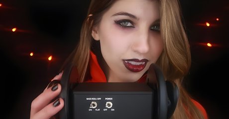 FrivolousFox ASMR ポルノスター 写真