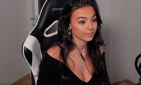 巨乳ラテン系オンリーファンズ トップ 写真