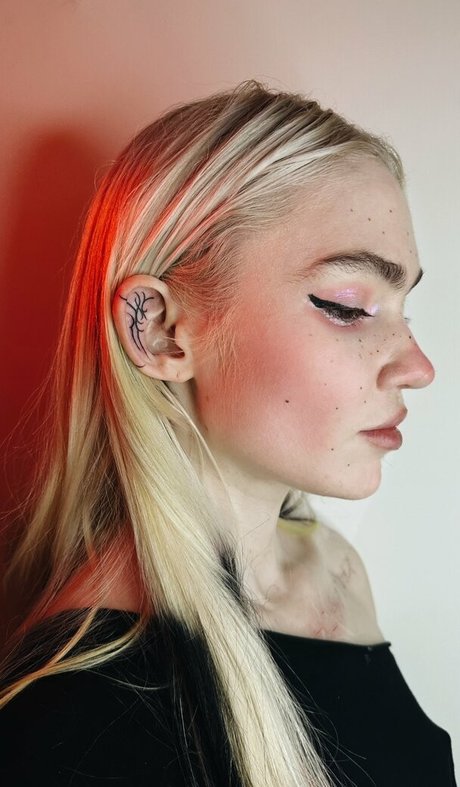 Grimes 美しいポルノスター アーカイブ