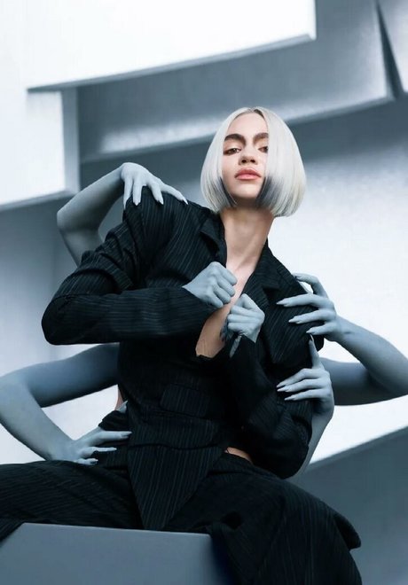 Grimes セックスモデル 写真
