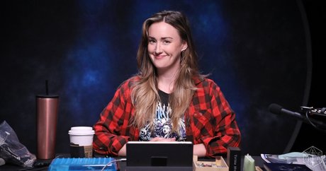 Ashley Johnson 高品質モデル 画像