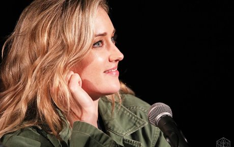 Ashley Johnson トップ女優 写真
