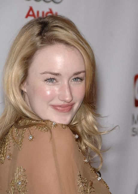 Ashley Johnson トップモデル 写真