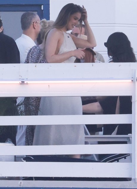 アナルトランスオンリーファンズ 可愛い 画像