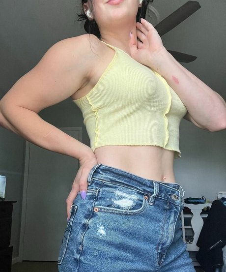 垂れ乳オンリーファンズ ベスト 写真