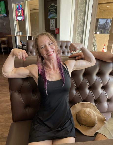 Wendy Lov ホットなモデル 画像