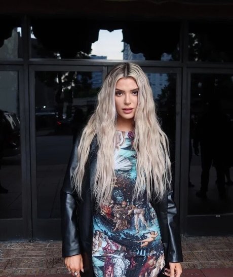 Alissa Violet トップモデル 写真