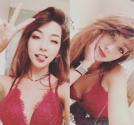 美しいラテン系オンリーファンズ ポルノグラフィック 写真