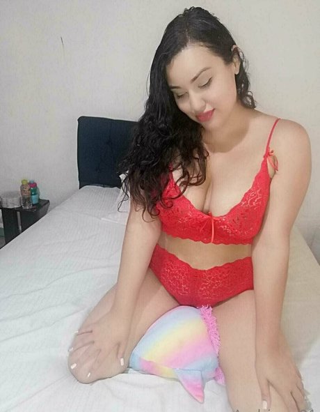 パイズリ オンリーファンズ 美しいxxx 画像
