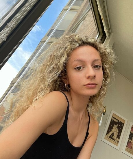 Julia Dicesare ポルノ女優 写真