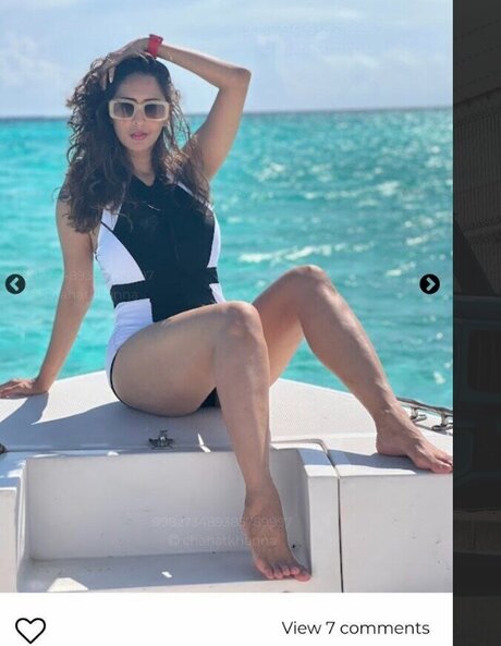 Chahatt Khanna エロティックなモデル 写真