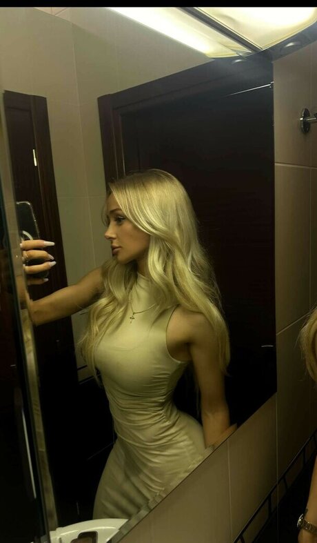 Brynhildurgunnlaugs セクシーなポルノスター 写真