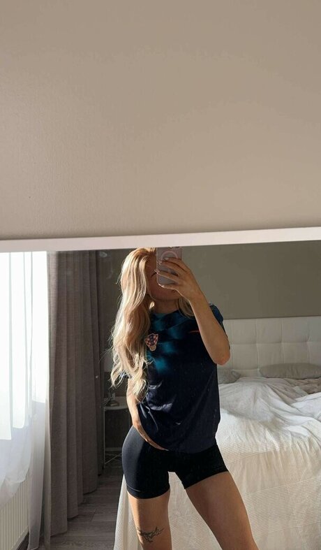 Brynhildurgunnlaugs ポルノ女優 写真