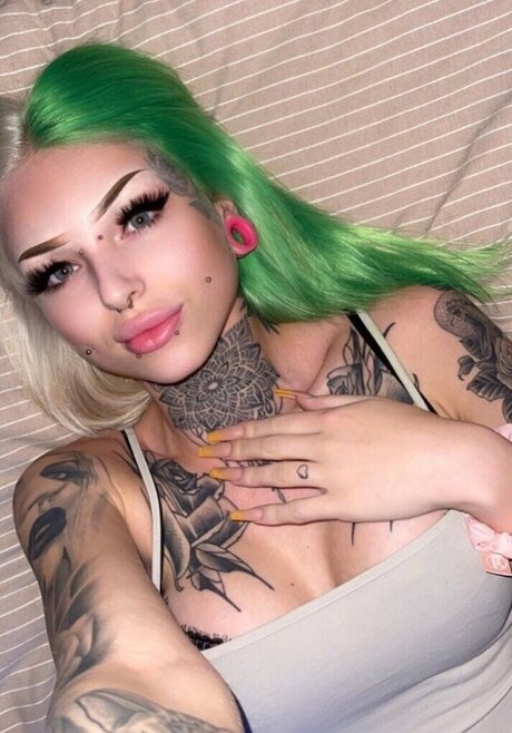 Celine Ritzke ポルノスター ヌード 画像