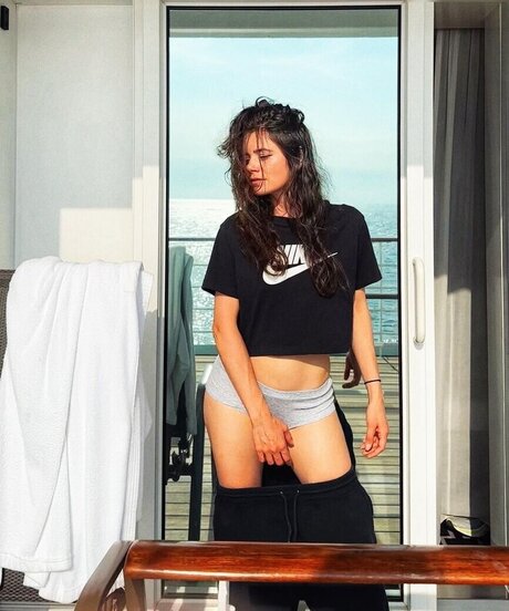 巨乳の熟女オンリーファンズ 限定 画像
