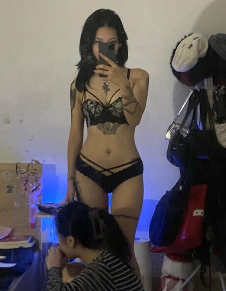 Tr n Th i T m Chi n 素敵なスター 写真