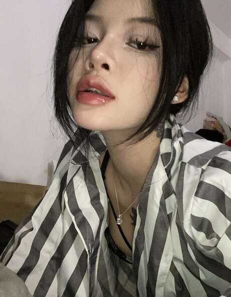 Tr n Th i T m Chi n ポルノスター ホット 写真