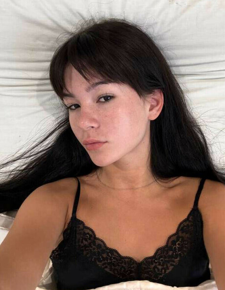 Aleksa sun ポルノモデル 写真