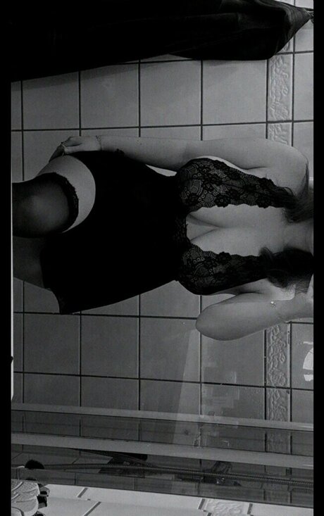 Jana Kristina Heiland エロティックモデル 写真