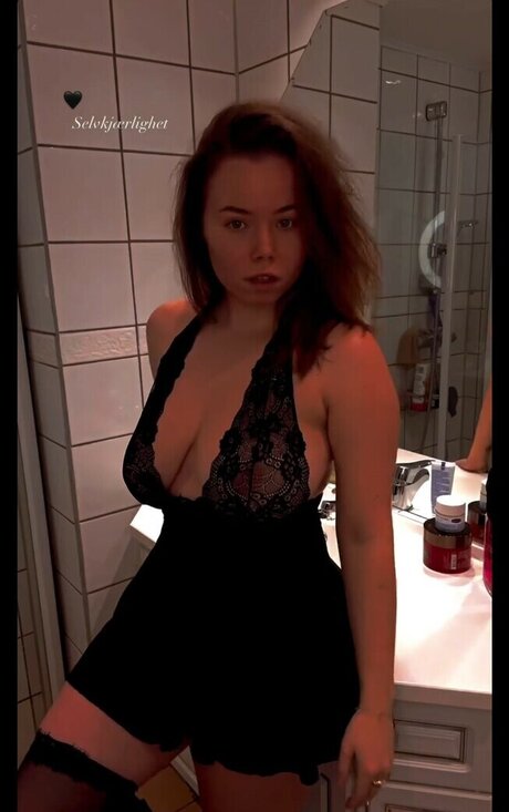 Jana Kristina Heiland ポルノスター 素敵 写真