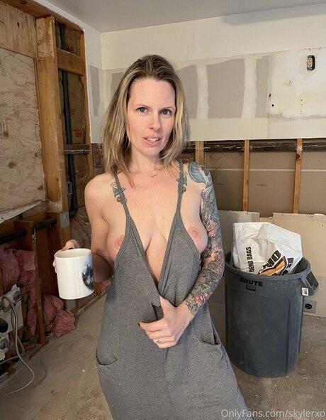 黒いお尻のオンリーファンズ トップ 画像