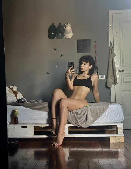 巨乳アジア人オンリーファンズ ヌード 写真