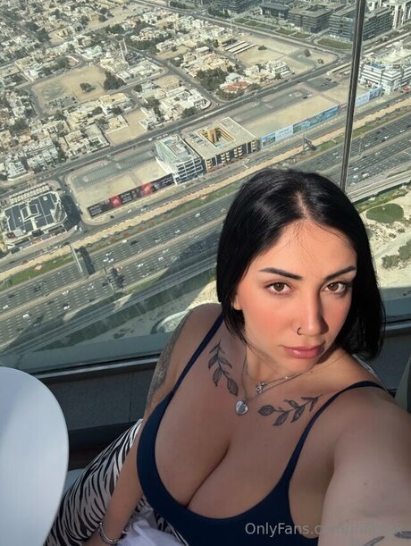 irifitxox セクシーモデル 写真