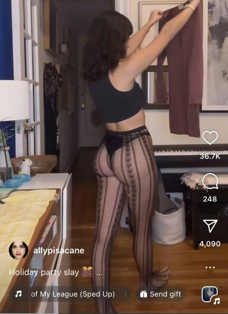AllyAnnaMaria ヌードモデル 写真