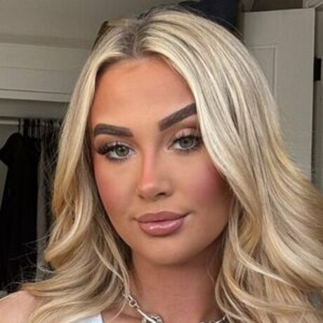 hannahslaneyx top profile image