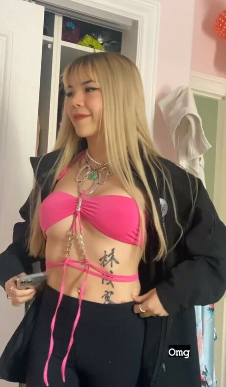 巨乳 射精 オンリーファンズ 美しい 画像